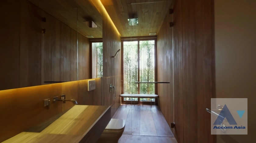 26  4 br House For Sale in Lat Phrao ,Bangkok MRT Lat Phrao AA40125