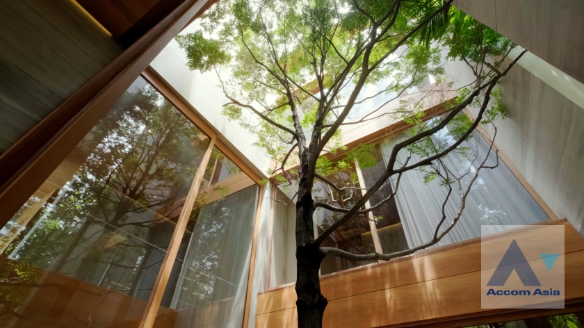 unitFully Furnished, Private Swimming Pool | Modern multi-level house with wood interior in Ladprao area (AA40125)