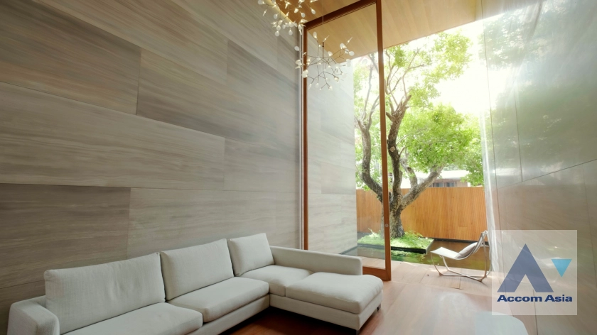 8  4 br House For Sale in Lat Phrao ,Bangkok MRT Lat Phrao AA40125