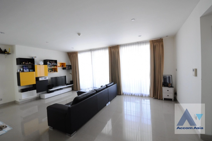 unitPet friendly |  3 Bedrooms  Condominium For Sale in Charoen Nakhon, Bangkok  near BTS Krung Thon Buri (AA40127)
