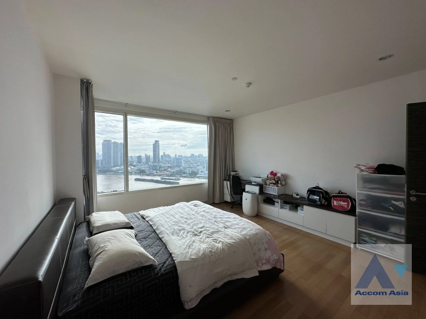 unitPet friendly |  3 Bedrooms  Condominium For Sale in Charoen Nakhon, Bangkok  near BTS Krung Thon Buri (AA40127)