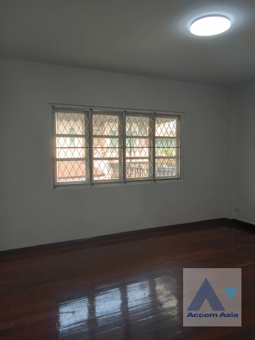 14  5 br Townhouse For Sale in Sukhumvit ,Bangkok BTS On Nut at House  in Compound AA40136