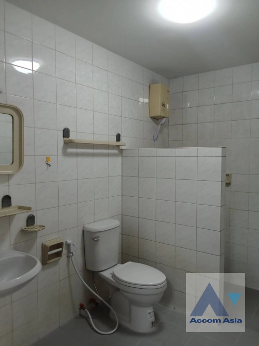 16  5 br Townhouse For Sale in Sukhumvit ,Bangkok BTS On Nut at House  in Compound AA40136