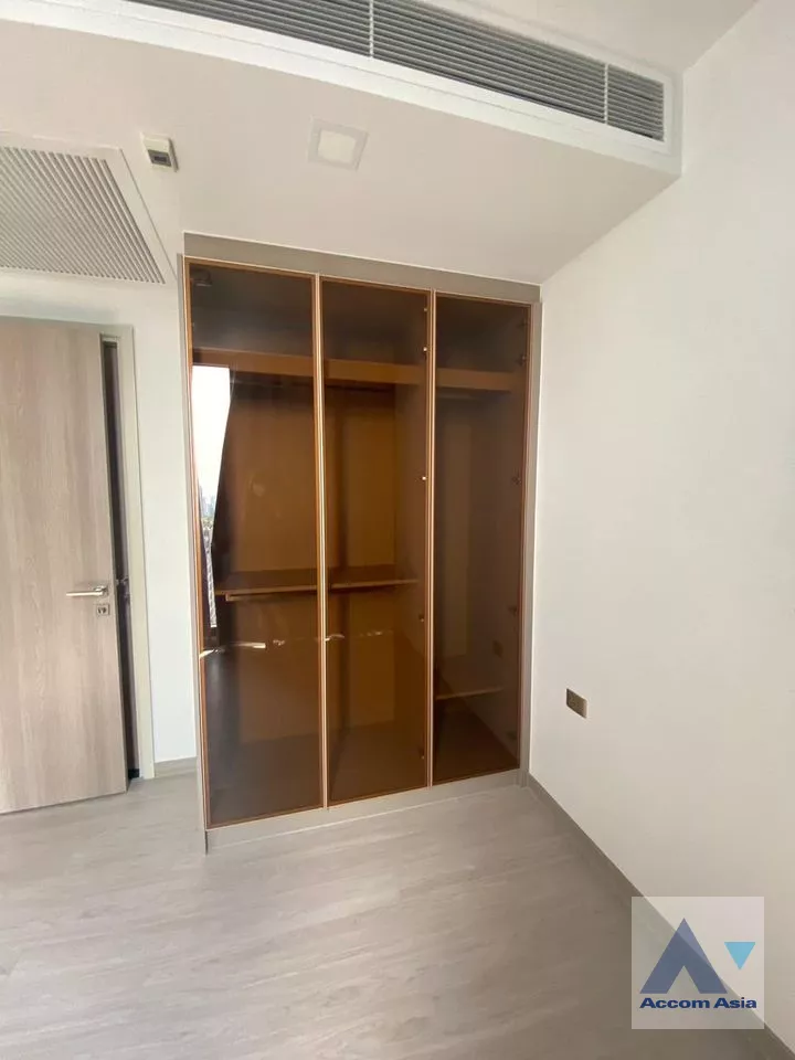 unit 1 Bedroom  Condominium For Sale in Ratchadaphisek, Bangkok  near MRT Rama 9 (AA40141)