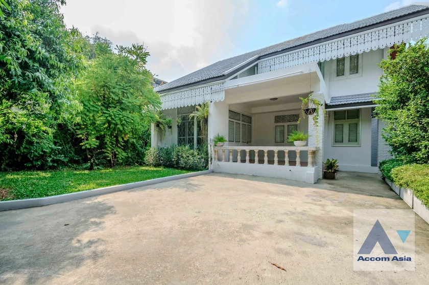  2  2 br House for rent and sale in Ploenchit ,Bangkok BTS Ploenchit AA40144