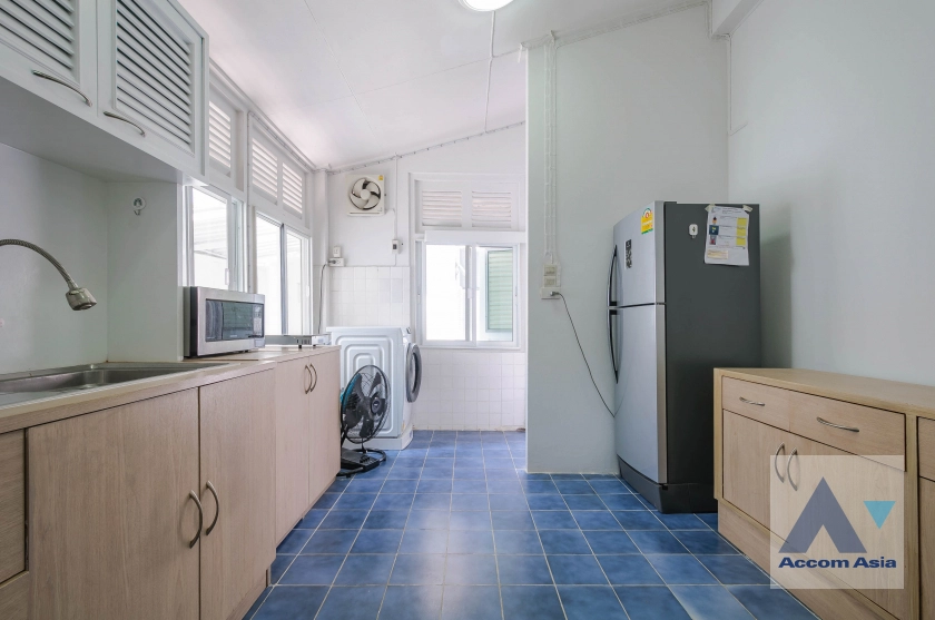 7  2 br House for rent and sale in Ploenchit ,Bangkok BTS Ploenchit AA40144