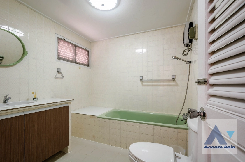 16  2 br House for rent and sale in Ploenchit ,Bangkok BTS Ploenchit AA40144