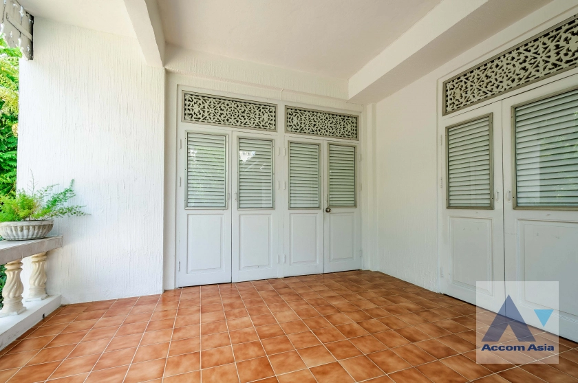 17  2 br House for rent and sale in Ploenchit ,Bangkok BTS Ploenchit AA40144