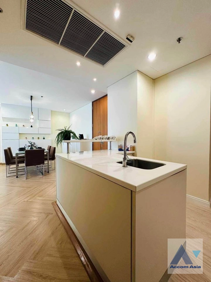  1  3 br Condominium for rent and sale in Silom ,Bangkok BTS Sala Daeng - MRT Silom at Royal Saladaeng AA40154