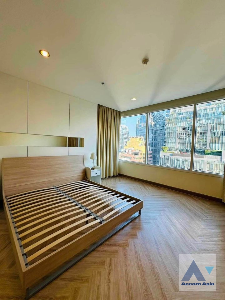 5  3 br Condominium for rent and sale in Silom ,Bangkok BTS Sala Daeng - MRT Silom at Royal Saladaeng AA40154