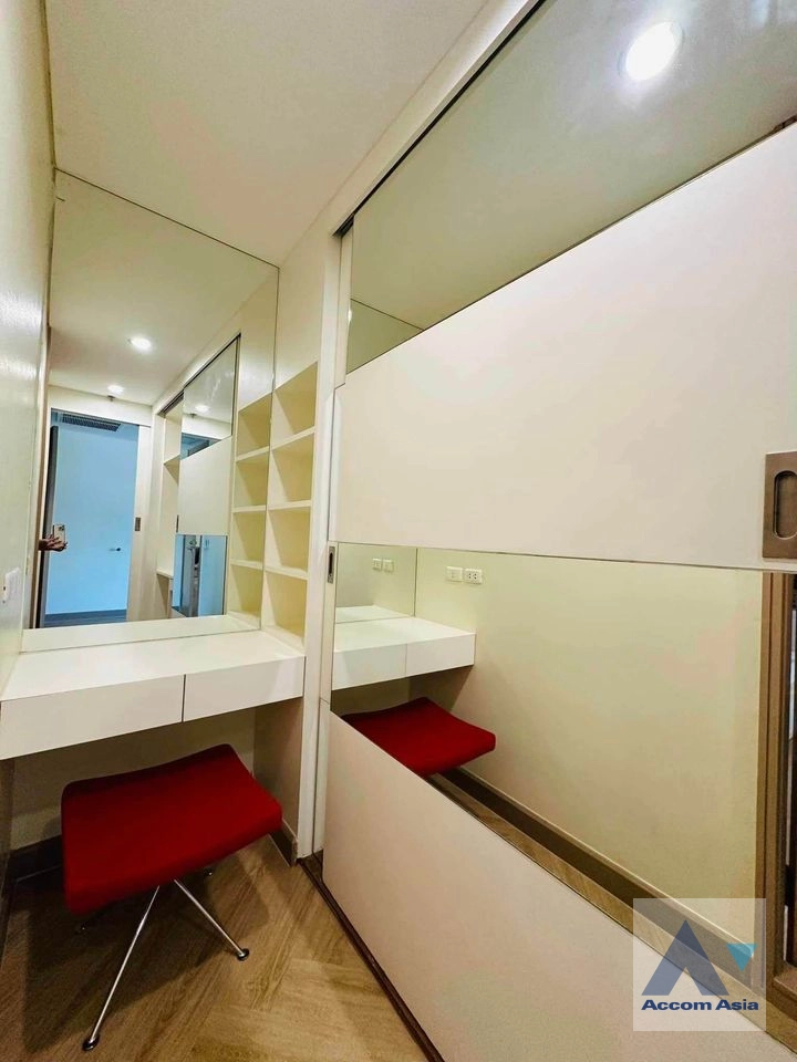 11  3 br Condominium For Rent in Silom ,Bangkok BTS Sala Daeng - MRT Silom at Royal Saladaeng AA40154