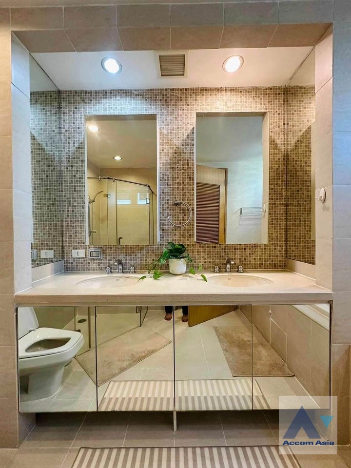 9  3 br Condominium for rent and sale in Silom ,Bangkok BTS Sala Daeng - MRT Silom at Royal Saladaeng AA40154