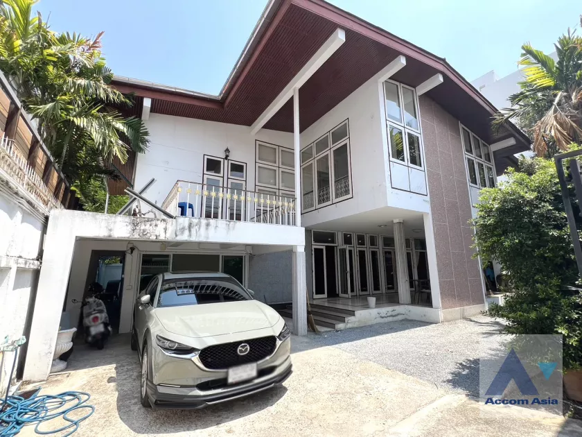  2  7 br House For Rent in phaholyothin ,Bangkok  AA40156