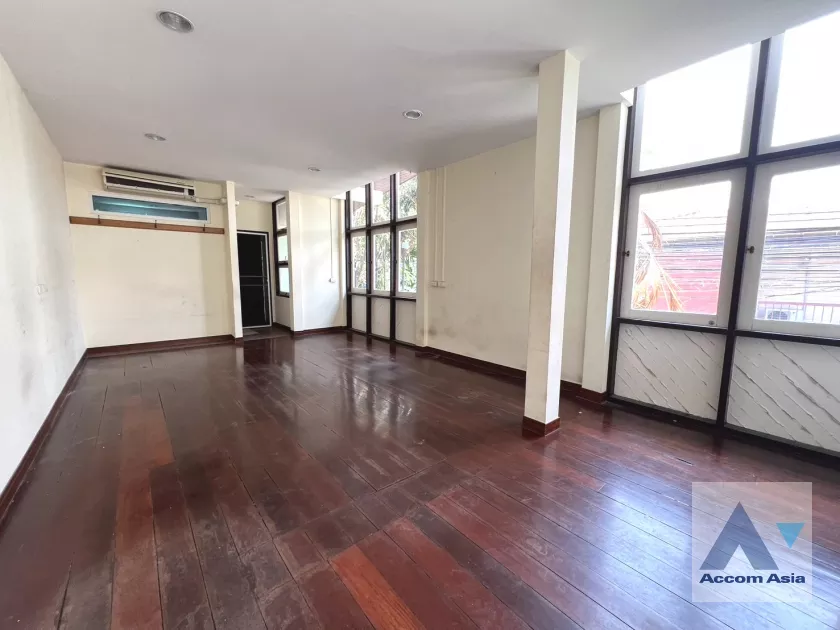 8  7 br House For Rent in phaholyothin ,Bangkok  AA40156