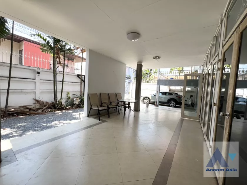 13  7 br House For Rent in phaholyothin ,Bangkok  AA40156