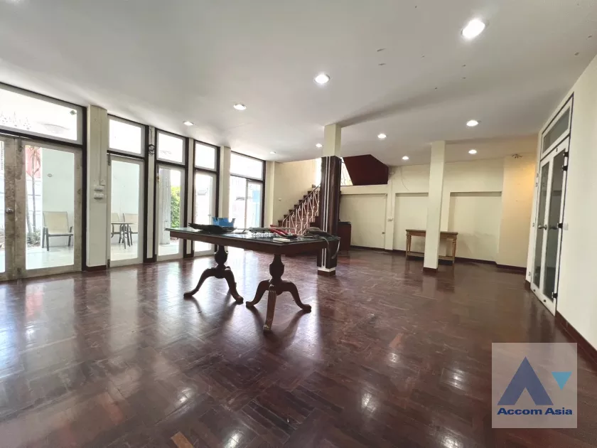  1  7 br House For Rent in phaholyothin ,Bangkok  AA40156