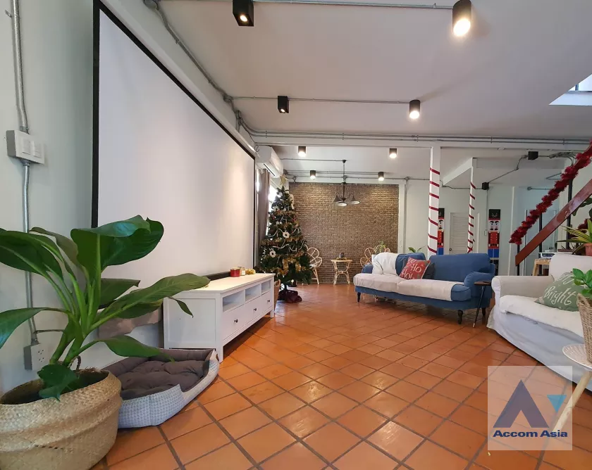  1  3 br House for rent and sale in sukhumvit ,Bangkok  AA40160