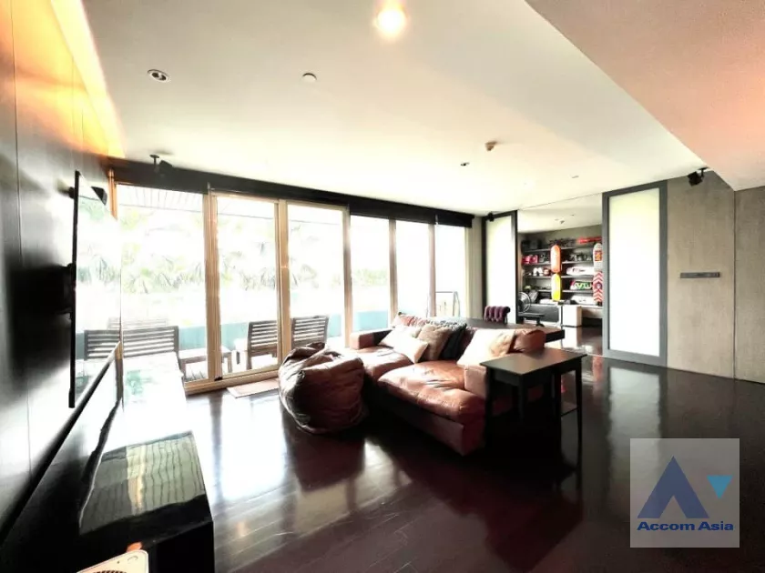 Fully Furnished |  3 Bedrooms  Condominium For Sale in Charoennakorn, Bangkok  near BTS Krung Thon Buri (AA40161)