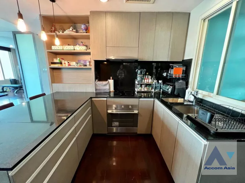 5  3 br Condominium For Sale in Charoen Nakhon ,Bangkok BTS Krung Thon Buri at WaterMark Chaophraya River AA40161