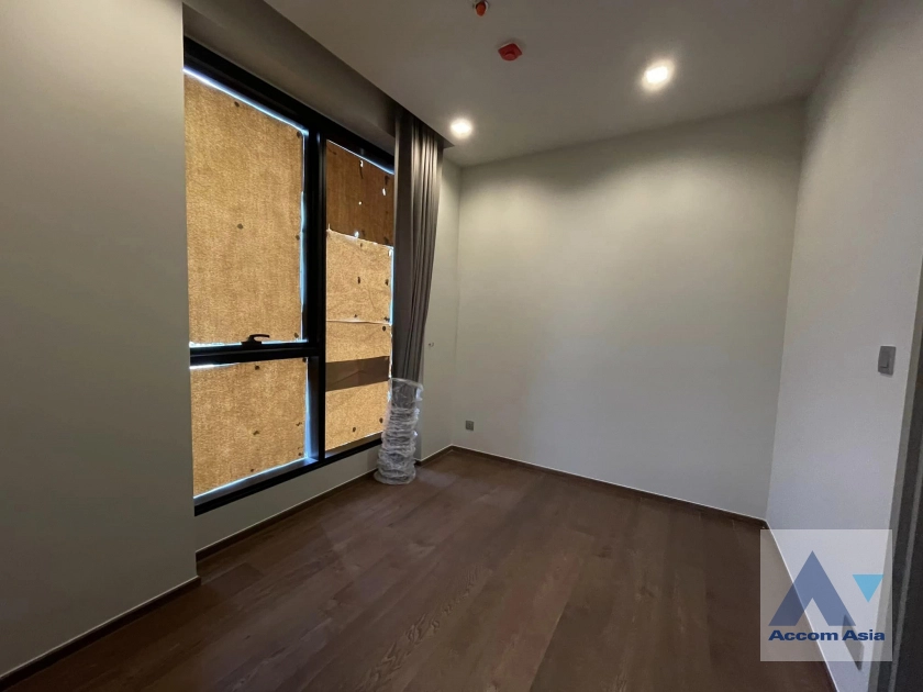 4  2 br Condominium For Sale in  ,Bangkok BTS Victory Monument at Ideo Q Victory AA40162