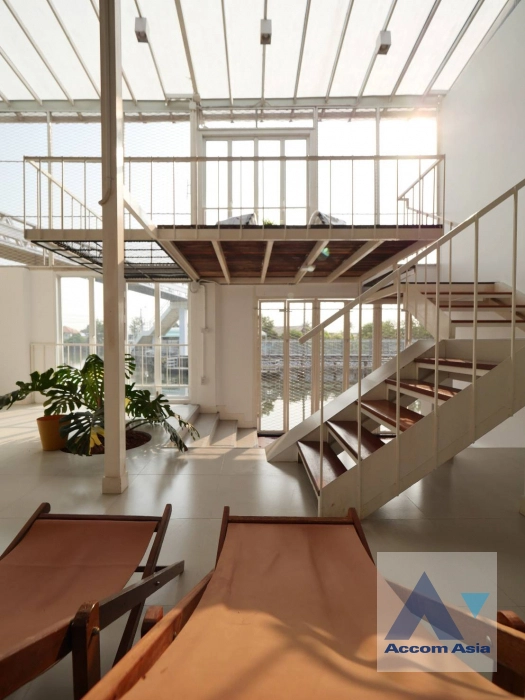 unit 3 Bedrooms  House For Rent & Sale in Sukhumvit, Bangkok  near BTS On Nut (AA40164)