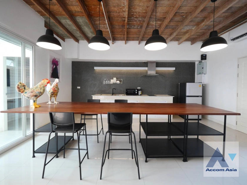 6  3 br House for rent and sale in Sukhumvit ,Bangkok BTS On Nut AA40164