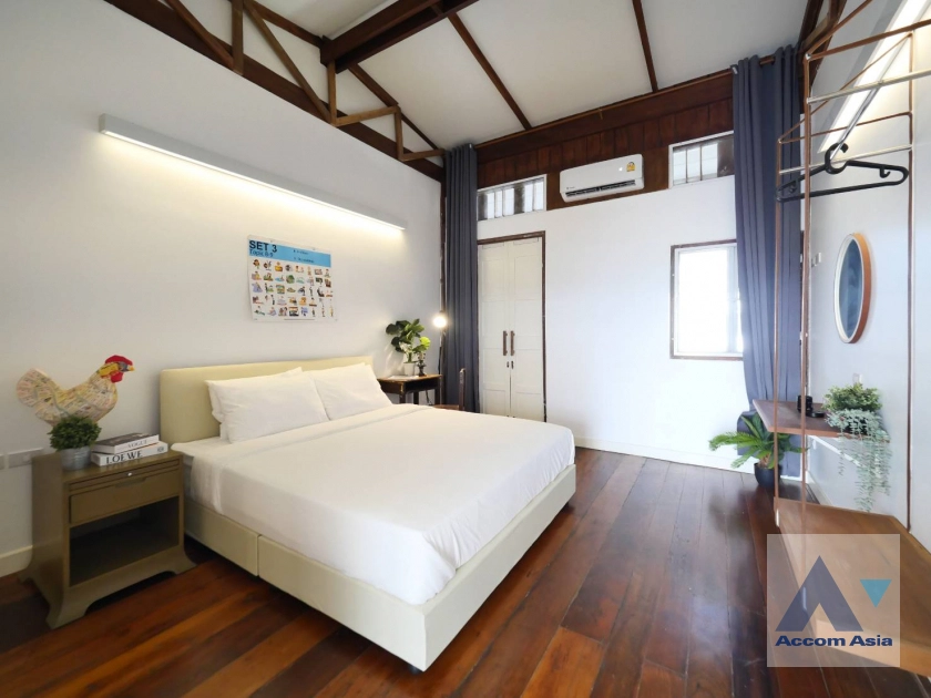 10  3 br House for rent and sale in Sukhumvit ,Bangkok BTS On Nut AA40164