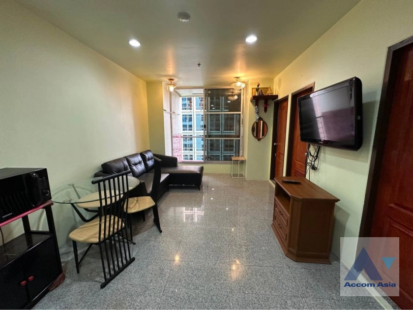 Sathorn House Condominium  2 Bedroom for Sale BTS Surasak in Silom Bangkok