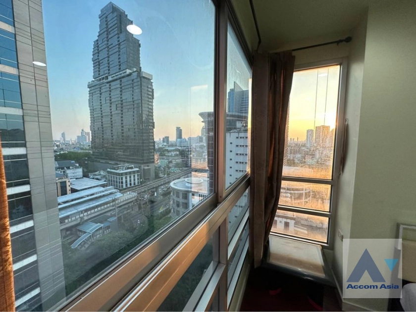 9  2 br Condominium For Sale in Silom ,Bangkok BTS Surasak at Sathorn House AA40183