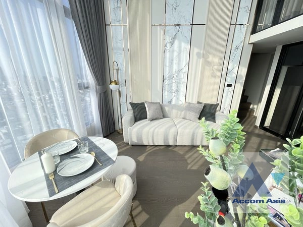 Duplex Condo |  2 Bedrooms  Condominium For Rent in Silom, Bangkok  (AA40184)