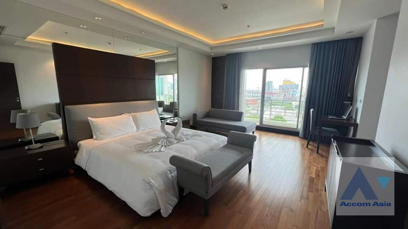 6  3 br Apartment For Rent in Ploenchit ,Bangkok BTS Ploenchit at Elegance and Traditional Luxury AA40188