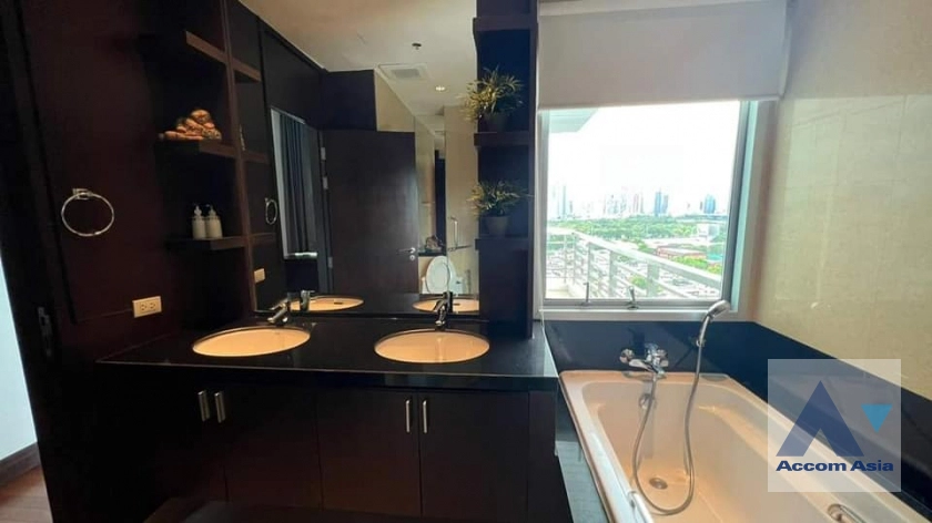 10  3 br Apartment For Rent in Ploenchit ,Bangkok BTS Ploenchit at Elegance and Traditional Luxury AA40188