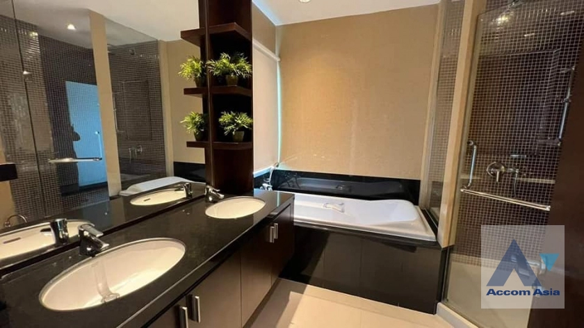 9  3 br Apartment For Rent in Ploenchit ,Bangkok BTS Ploenchit at Elegance and Traditional Luxury AA40188