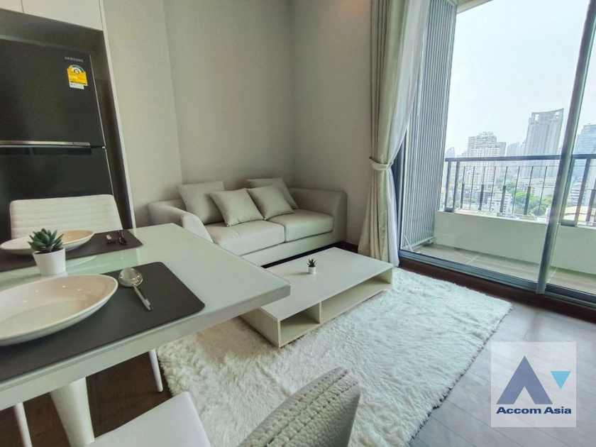  1 Bedroom  Condominium For Rent in Phaholyothin, Bangkok  near MRT Phetchaburi (AA40190)