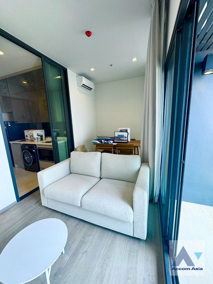 1 Bedroom  Condominium For Rent in Ratchadapisek, Bangkok  near BTS Ratchathewi (AA40205)