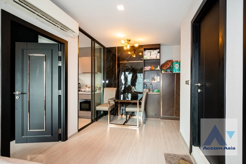  2 Bedrooms  Condominium For Sale in Phaholyothin, Bangkok  near MRT Rama 9 (AA40211)