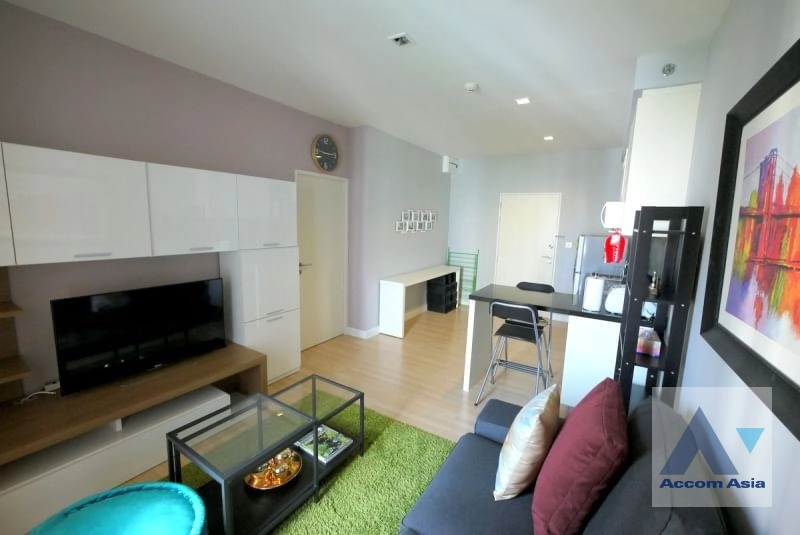 unit 1 Bedroom  Condominium For Rent in Sathorn, Bangkok  near BTS Chong Nonsi (AA40237)