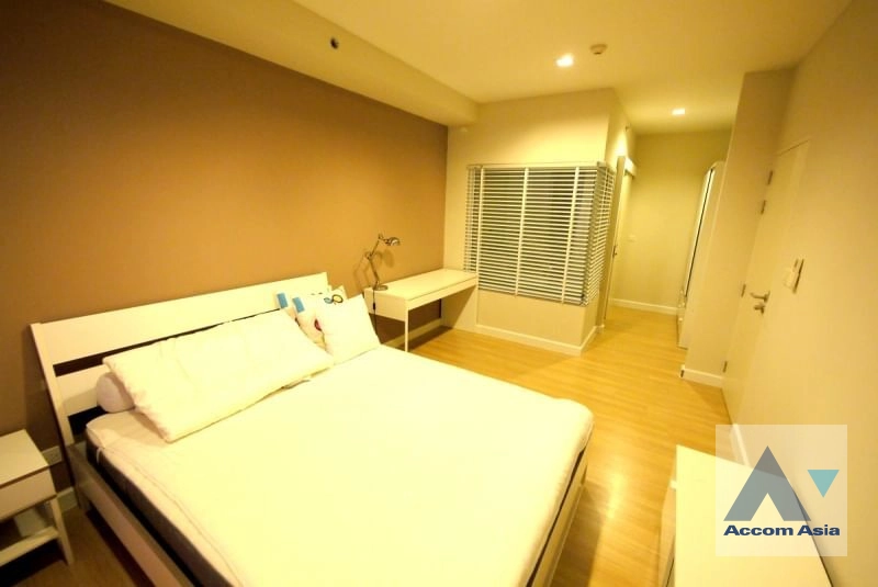 unit 1 Bedroom  Condominium For Rent in Sathorn, Bangkok  near BTS Chong Nonsi (AA40237)
