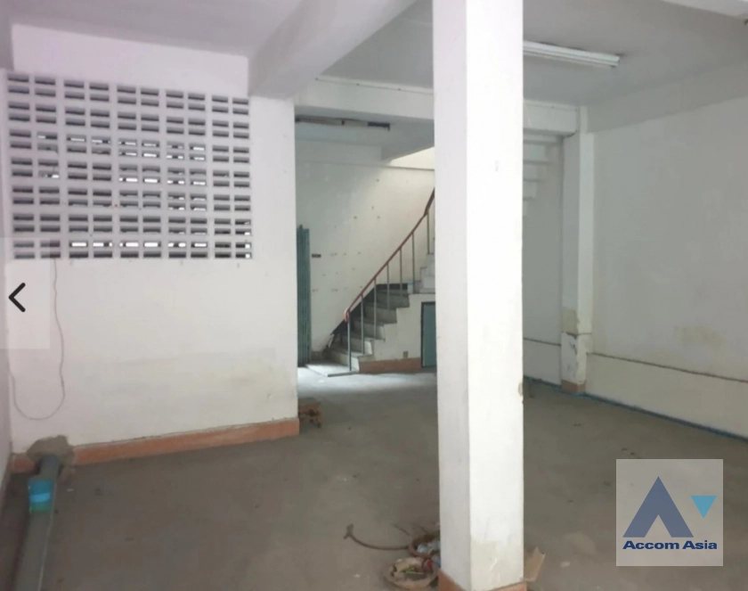  1  Building for rent and sale in Silom ,Bangkok  AA40238