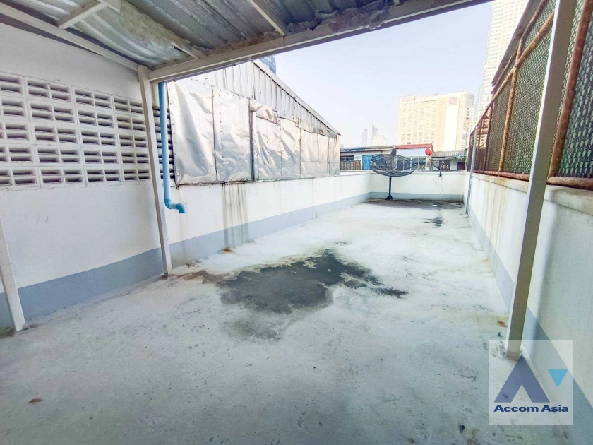 4  1 br Shophouse For Rent in Silom ,Bangkok BTS Sala Daeng AA40239