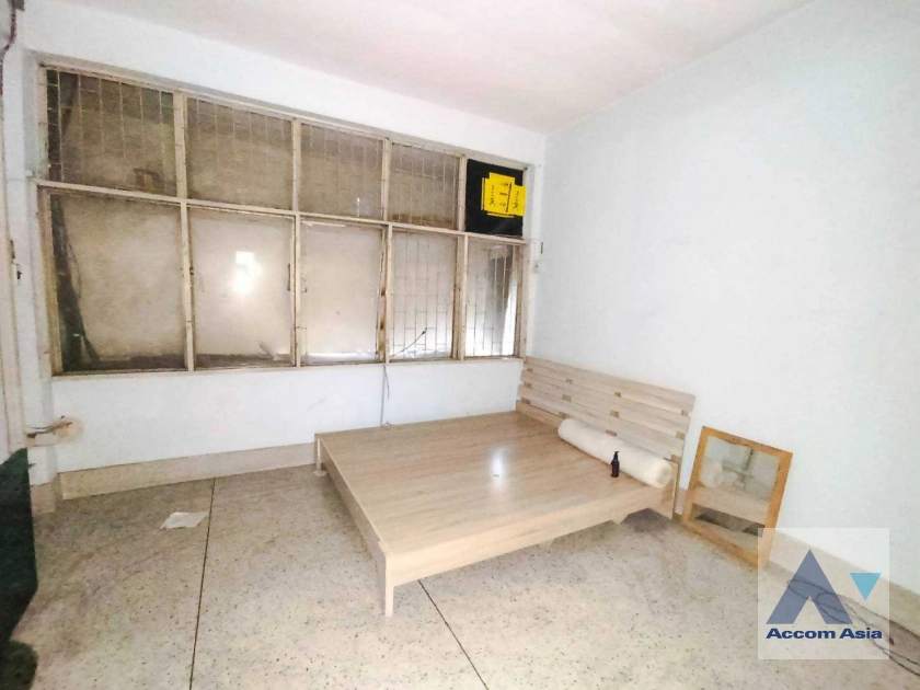 unit 1 Bedroom  Shophouse For Rent in Silom, Bangkok  near BTS Sala Daeng (AA40239)