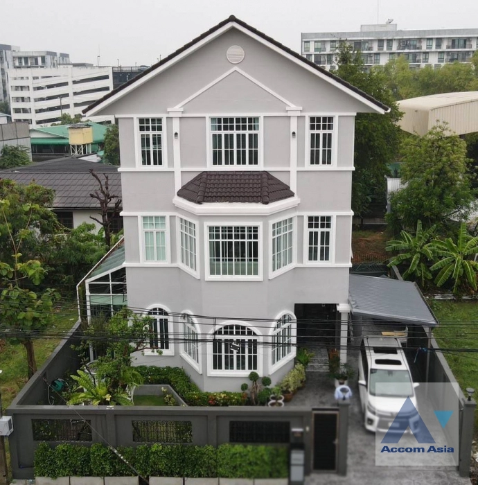  2  4 br House For Sale in Bang Na ,Bangkok BTS Bang Na AA40241