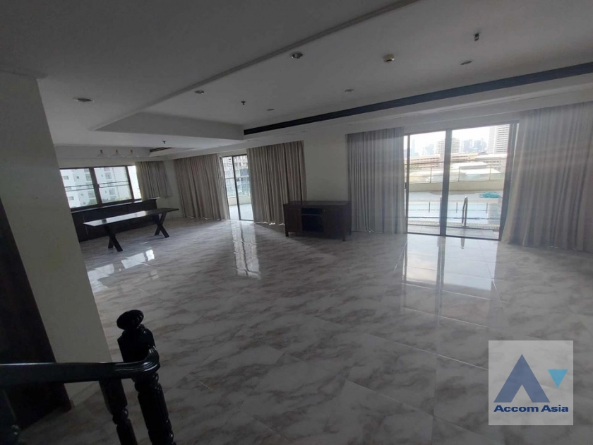  3 Bedrooms  Condominium For Rent in Sukhumvit, Bangkok  near BTS Phrom Phong (AA40245)