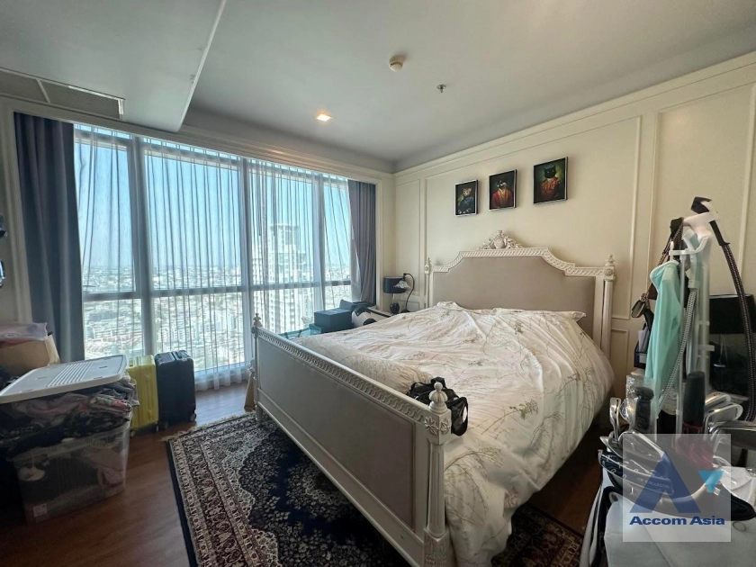 unit 2 Bedrooms  Condominium For Rent in Charoen Nakhon, Bangkok  near BTS Krung Thon Buri (AA40249)