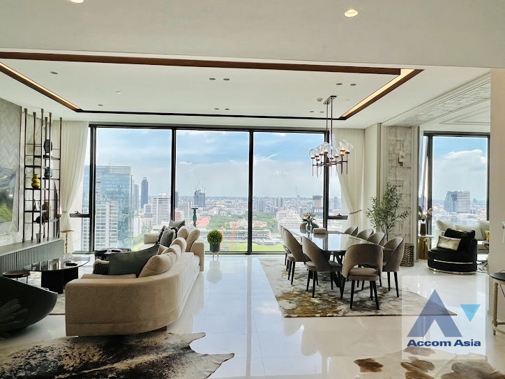  4 Bedrooms  Condominium For Rent in Ploenchit, Bangkok  near BTS Ratchadamri (AA40271)
