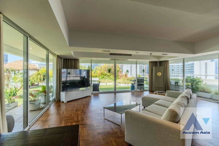 Huge Terrace, Penthouse |  2 Bedrooms  Apartment For Rent in Sukhumvit, Bangkok  near BTS Phrom Phong (AA40274)