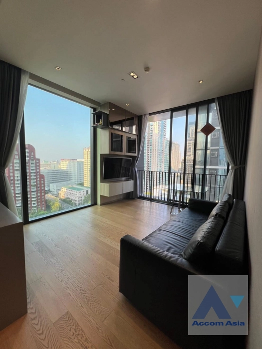  2 Bedrooms  Condominium For Rent in Ploenchit, Bangkok  near BTS Chitlom (AA40276)