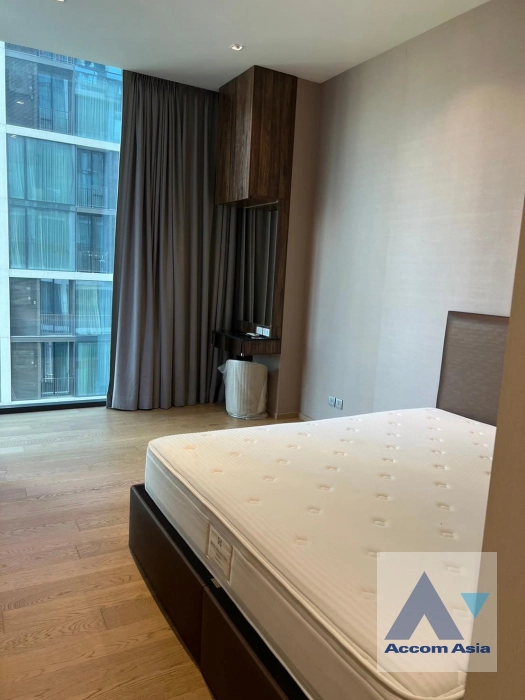 unit Modern condominium with dark accents and full glass shower at 28 Chidlom (AA40276)