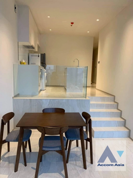 unit 2 Bedrooms  Condominium For Rent & Sale in Silom, Bangkok  near BTS Chong Nonsi (AA40280)