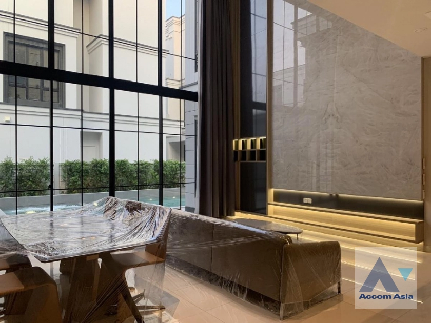  1  4 br House for rent and sale in Pattanakarn ,Bangkok ARL Ban Thap Chang at Malton Gates - Krungthep Kreetha AA40282